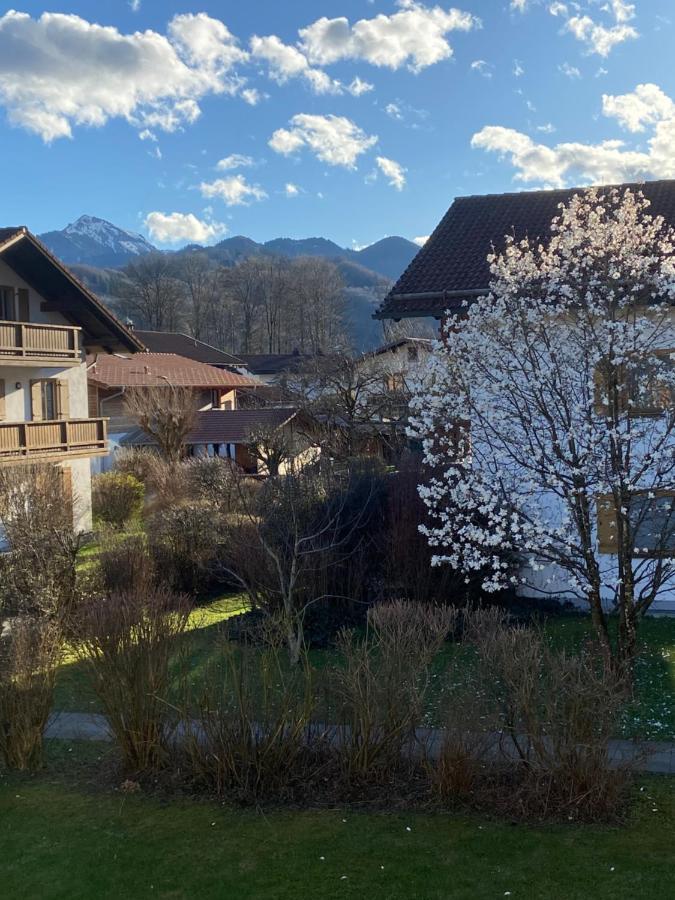 Modern Eingerichtete Wohnung Mit 2 Schlafzimmern Bergen  Bagian luar foto