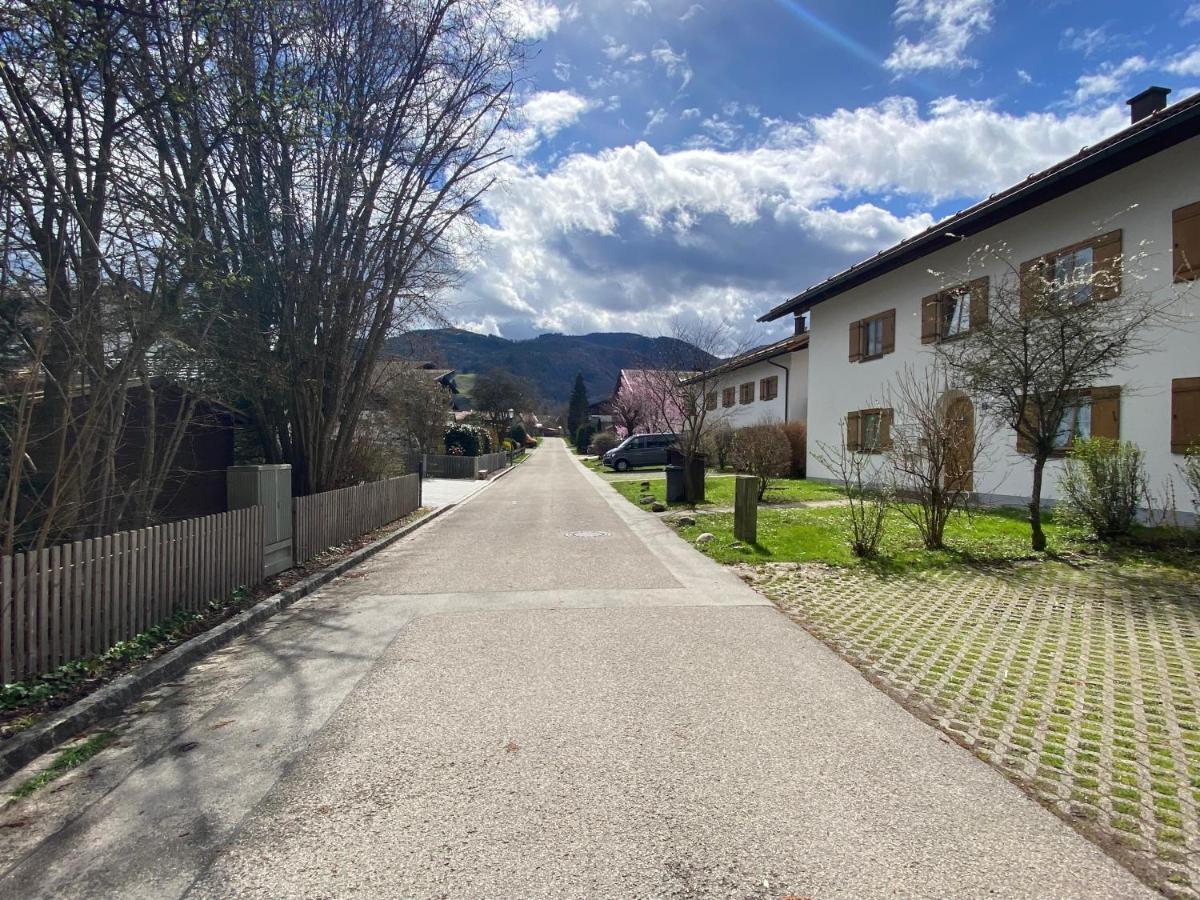 Modern Eingerichtete Wohnung Mit 2 Schlafzimmern Bergen  Bagian luar foto