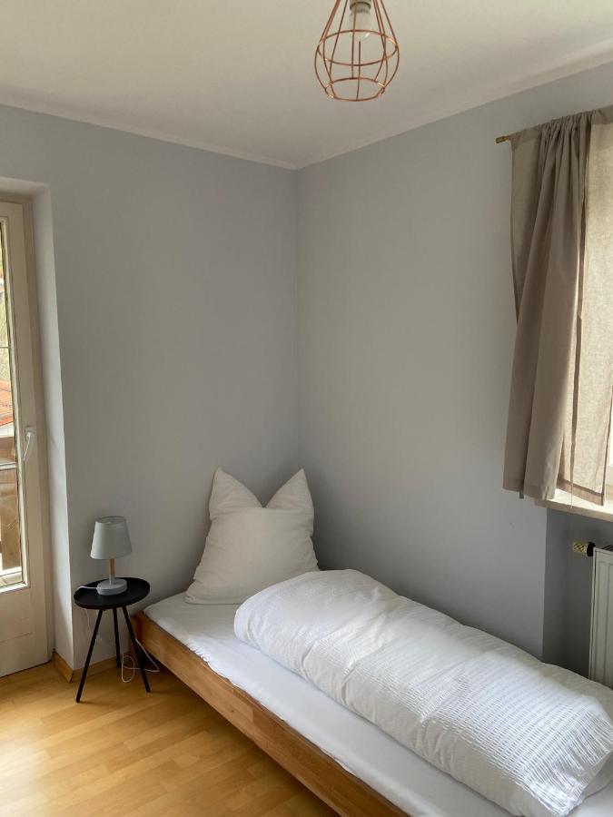 Modern Eingerichtete Wohnung Mit 2 Schlafzimmern Bergen  Bagian luar foto
