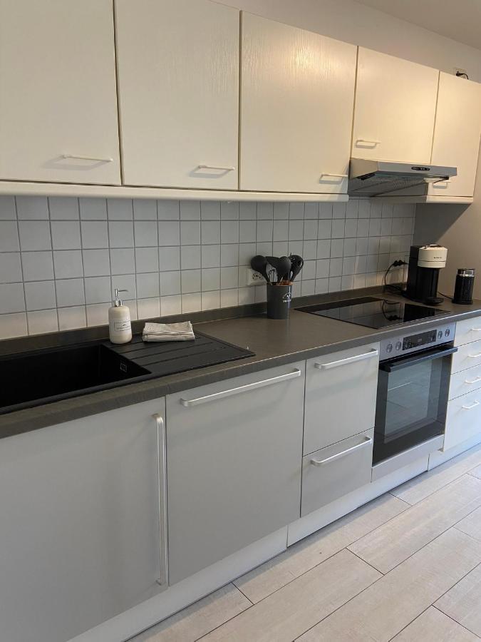 Modern Eingerichtete Wohnung Mit 2 Schlafzimmern Bergen  Bagian luar foto